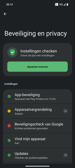 Om uw schermvergrendeling te activeren, ga naar het Beveiliging en privacy-menu en selecteer Apparaatvergrendeling