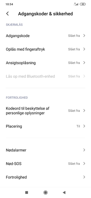 For at aktivere din skærmlås, gå til menuen Adgangskoder & sikkerhed og vælg Adgangskode