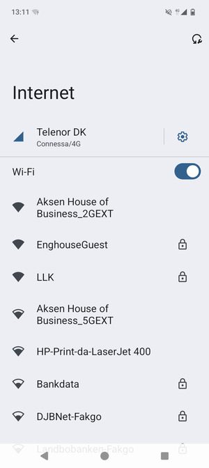 Seleziona la rete wireless a cui desideri connetterti