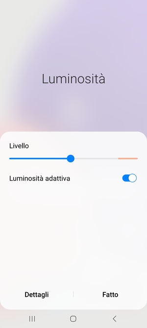 Attiva Luminosità adattiva e seleziona Fatto