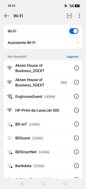 Seleziona la rete wireless a cui desideri connetterti