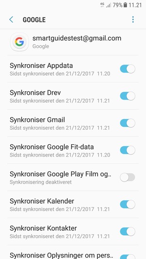 Kontroller at Synkroniser Kontakter er valgt