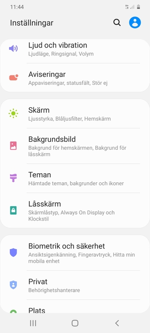 För att aktivera ditt skärmlås, gå till Inställningar-menyn och välj Låsskärm