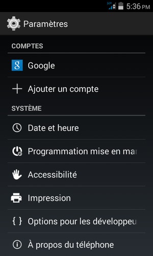 Faites défiler et sélectionnez À propos
du téléphone