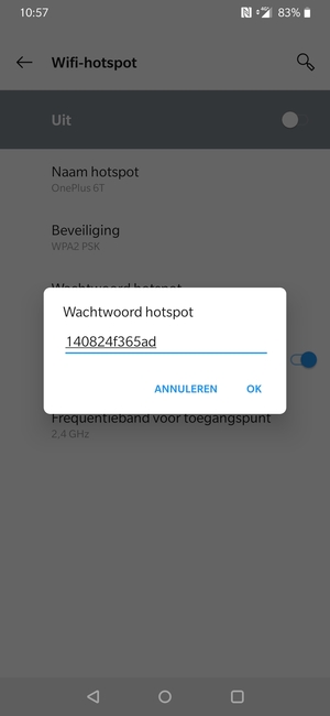 Voer een wachtwoord van een WiFi-hotspot in van ten minste 8 tekens en selecteer OK