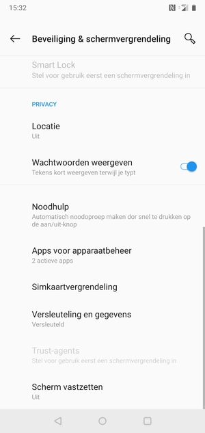 Scroll naar en selecteer Simkaartvergrendeling