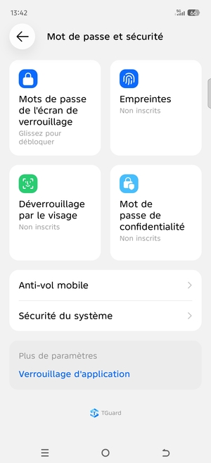 Pour modifier le code PIN de la carte SIM, allez dans le menu Mot de passe et sécurité et sélectionnez Sécurité du système