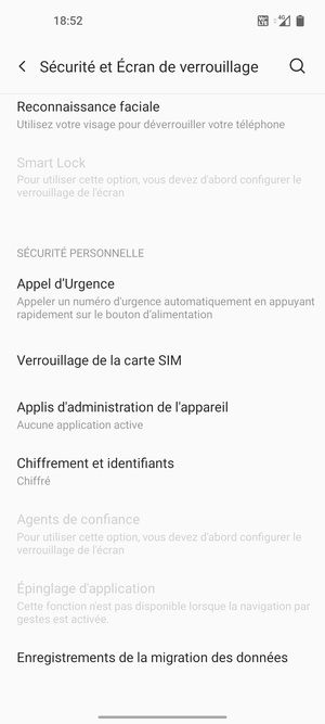 Faites défiler et sélectionnez Verrouillage de la carte SIM