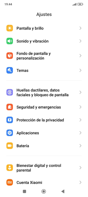 Desplácese y seleccione Huellas dactilares, datos faciales y bloqueo de pantalla