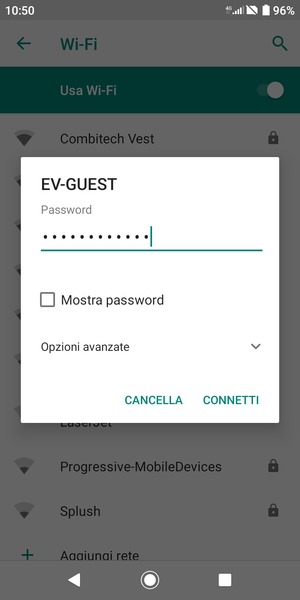 Inserisci la password del Wi-Fi e seleziona CONNETTI