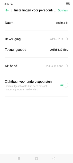 Voer een wachtwoord van een WiFi-hotspot in van ten minste 8 tekens en selecteer Opslaan