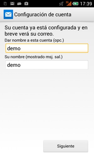Déle a su cuenta un nombre e introduzca su nombre. Seleccione Siguiente