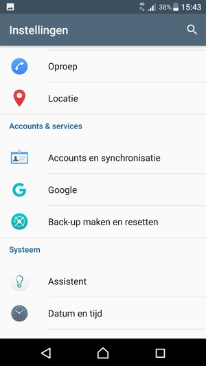 Scroll naar en selecteer Accounts en synchronisatie