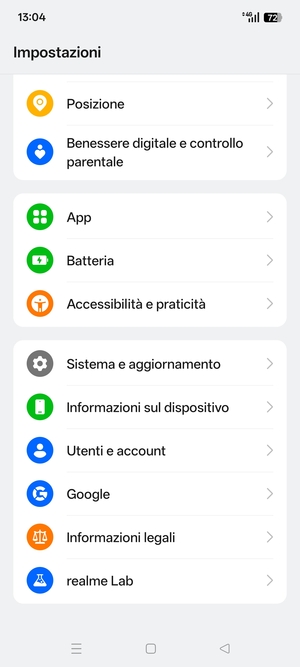 Torna al menu Impostazioni, scorri e seleziona Utenti e account