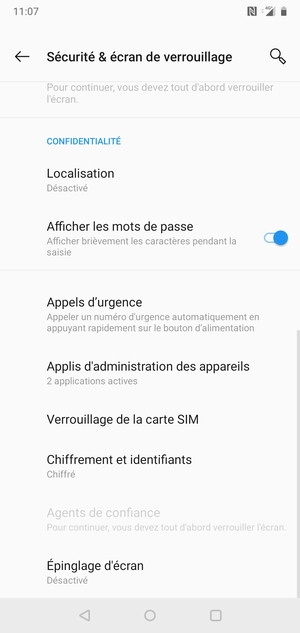Faites défiler et sélectionnez Verrouillage de la carte SIM