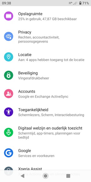 Scroll naar en selecteer Accounts