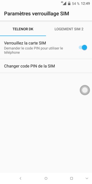 Sélectionnez Public puis Changer code PIN de la SIM