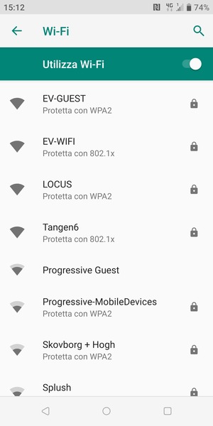 Seleziona la rete wireless a cui desideri connetterti
