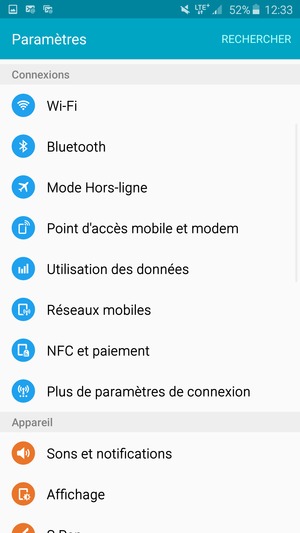 Faites défiler et sélectionnez Réseaux mobiles