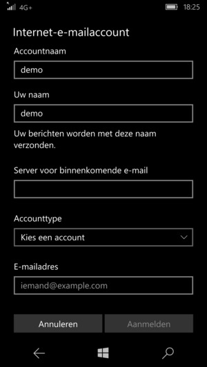 Geef uw account een naam en voer uw naam in. Voer serveradres inkomende e-mail in.