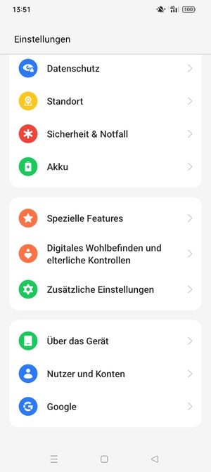 Scrollen Sie und wählen Sie Über das Gerät