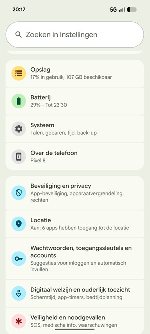 Scroll naar en selecteer Beveiliging en privacy