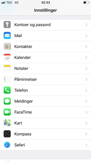 For å bytte PIN-koden til SIM-kortet, gå tilbake til Innstillinger-menyen og bla til og velg Telefon