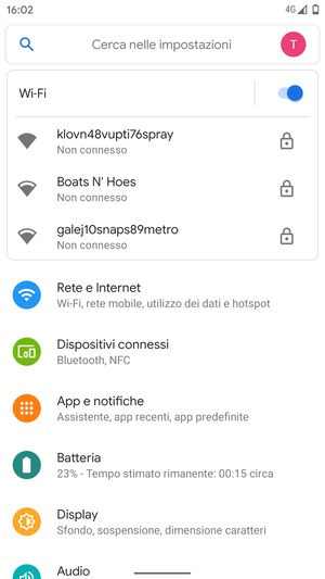 Seleziona la rete wireless a cui desideri connetterti