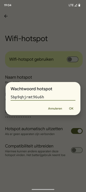 Voer een wachtwoord van een WiFi-hotspot in van ten minste 8 tekens en selecteer OK