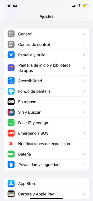 Desplácese  y seleccione Face ID y código