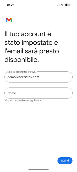 Scegli un nome per il tuo account e inserisci il tuo nome. Seleziona Avanti