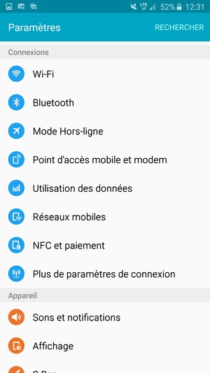 Faites défiler et sélectionnez Réseaux mobiles