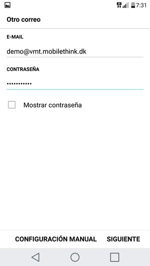 Introduzca su Dirección de correo electrónico y Contraseña. Seleccione SIGUIENTE