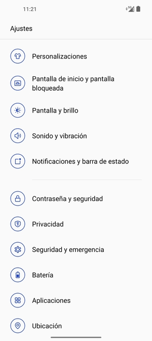 Desplácese y seleccione Contraseña y seguridad