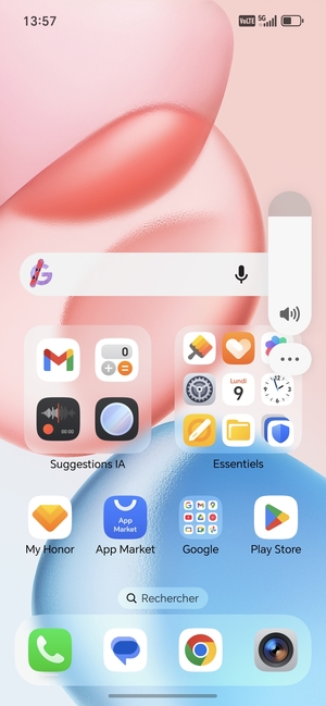 Maintenir appuyé pour baisser le volume au niveau requis