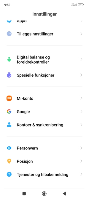 Gå tilbake til Innstillinger-menyen og velg Kontoer & synkronisering