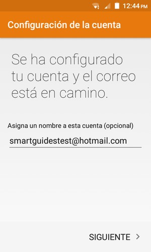 Déle a su cuenta un nombre y escriba su nombre. Seleccione SIGUIENTE