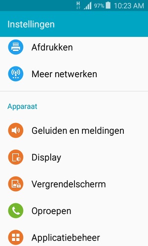 Scroll naar en selecteer Meer netwerken