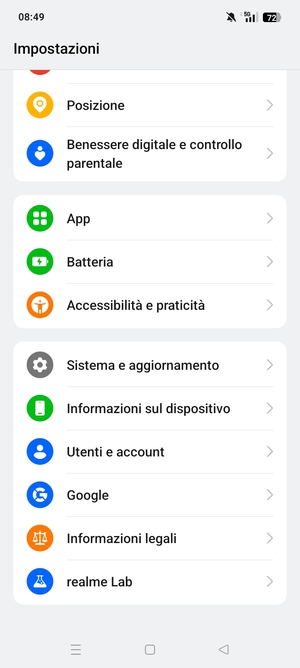 Torna al menu Impostazioni, scorri e seleziona Utenti e account