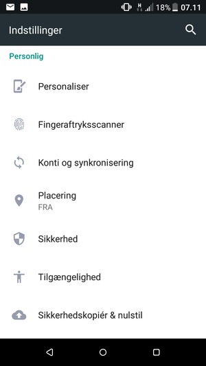 Vend tilbage til menuen Indstillinger og vælg Konti og synkronisering