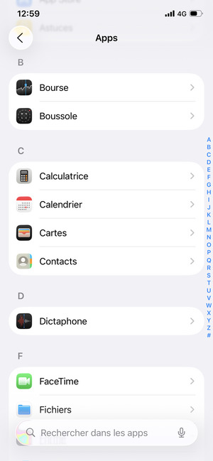 Faites défiler et sélectionnez Contacts