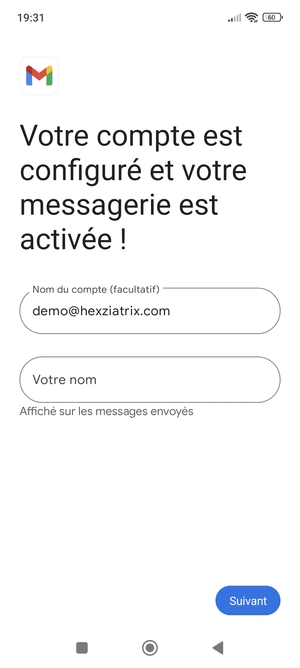 Donnez un nom à votre compte et saisissez votre nom. Sélectionnez Suivant