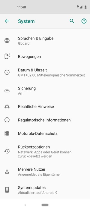 Scrollen Sie und wählen Sie Systemupdates