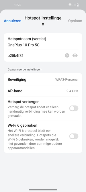 Voer een wachtwoord van een WiFi-hotspot in van ten minste 8 tekens en selecteer Opslaan