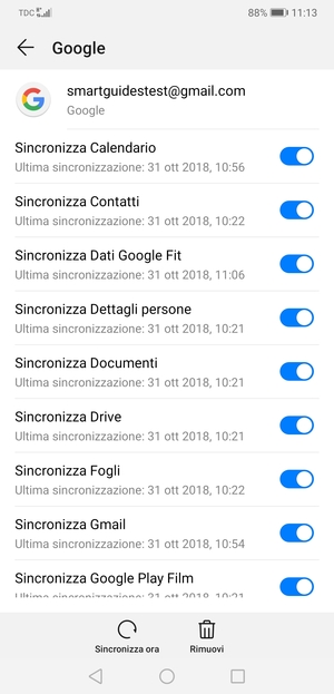 Assicurati che Sincronizza Contatti sia selezionato