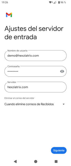 Introduzca Nombre de usuario y la dirección de servidor entrante. Seleccione Siguiente