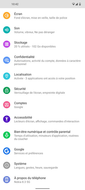 Faites défiler et sélectionnez Comptes