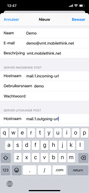 Voer e-mailgegevens voor SERVER UITGAANDE POST in en selecteer Bewaar