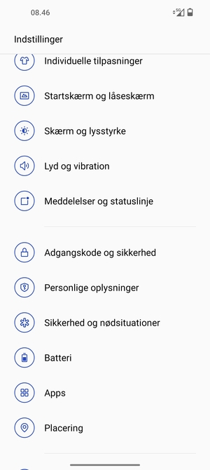 Scroll til og vælg Adgangskode og sikkerhed