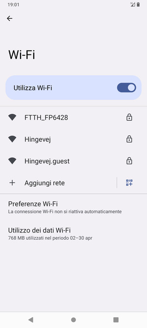 Seleziona la rete wireless a cui desideri connetterti